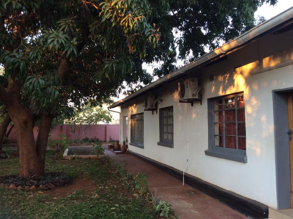 Tabonina Guesthouse Livingstone Exterior photo
